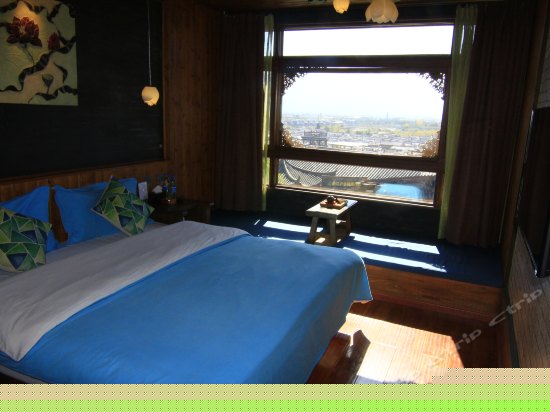 三楼豪华大床房