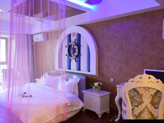 加勒比海盗圆床房