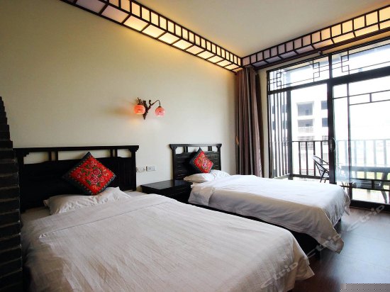 欧式阳台双人房