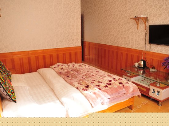 一楼温馨大床房