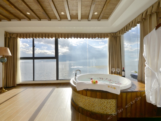 豪华海景套房-东南亚风格