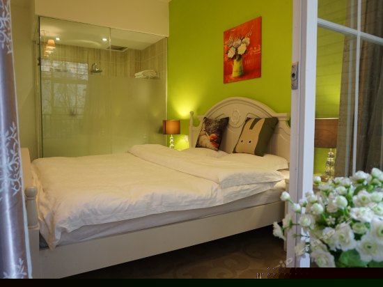 山景阳台大床房