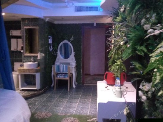 精品主题圆床房