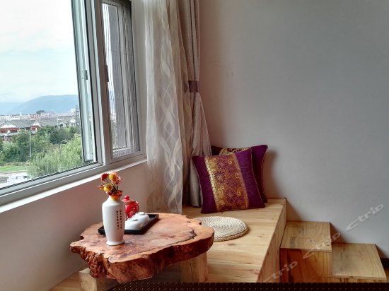 观景飘窗大床房