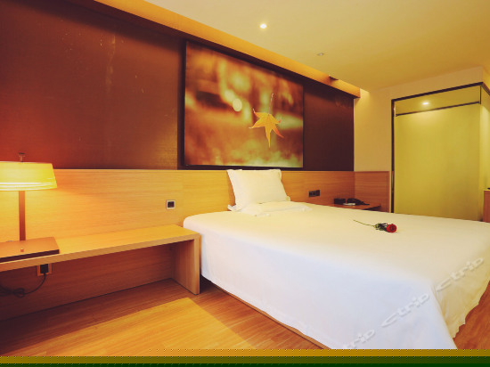 i Bigger（B格大床房）