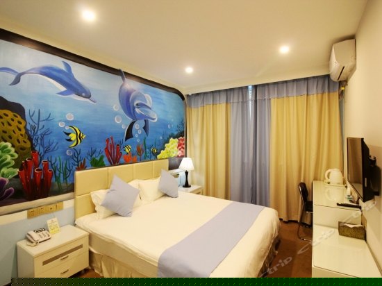 浪漫主题大床房