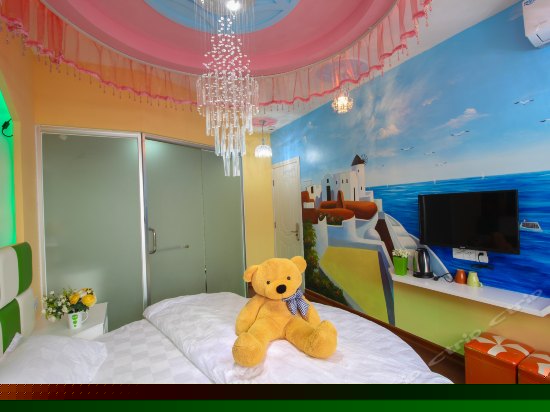 豪华吊篮圆床房