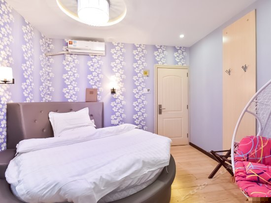 吊篮情侣圆床房