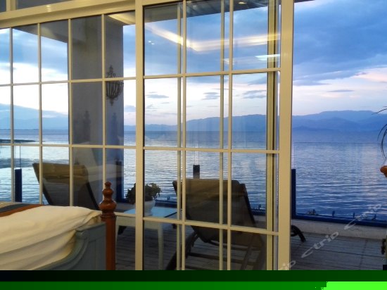 豪华海景阳台双床房306