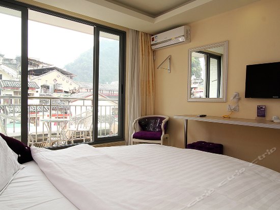 阳台观景温馨圆床房