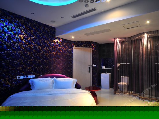 8117魔幻电音（无窗）