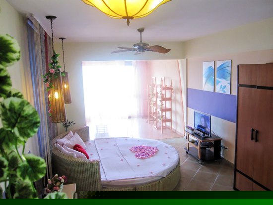 电脑豪华海景圆床房