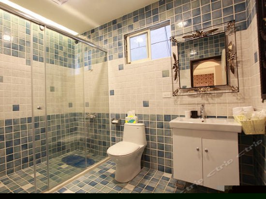 亚维侬八人套房（无窗）