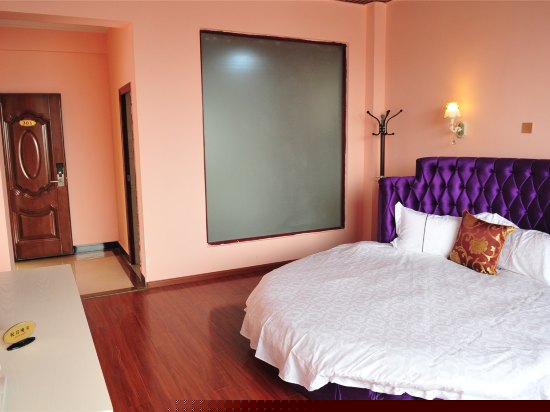 相濡以沫圆床房