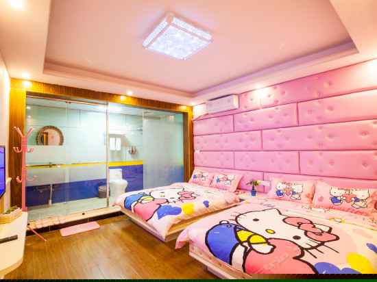 hello kitty双床主题房