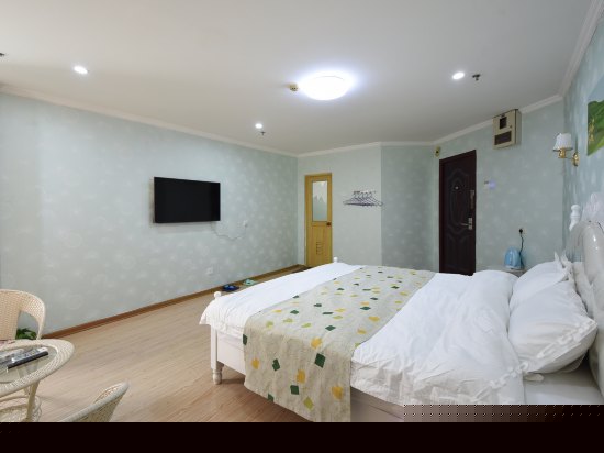 温馨情侣大床房