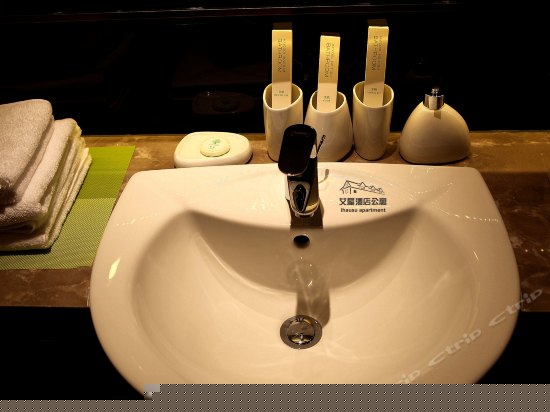 温馨城景家庭房