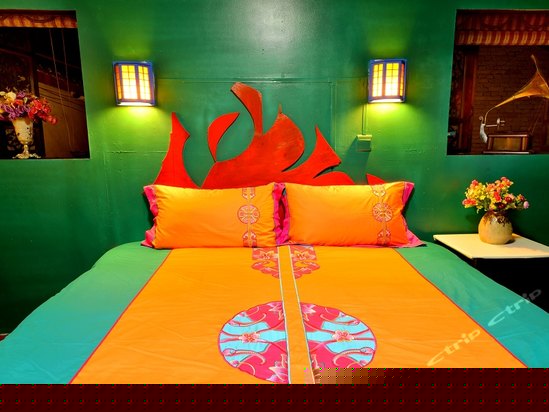 豪华天窗蜜月房