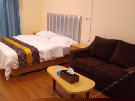 零度时尚大床房