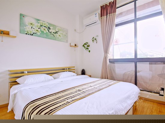 大床房(凝波竹)