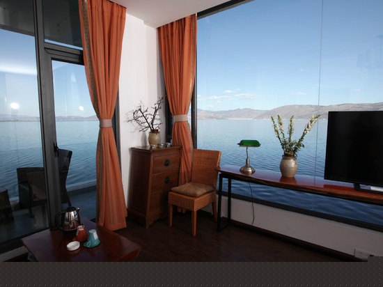 270度一线海景海上超豪华大床房