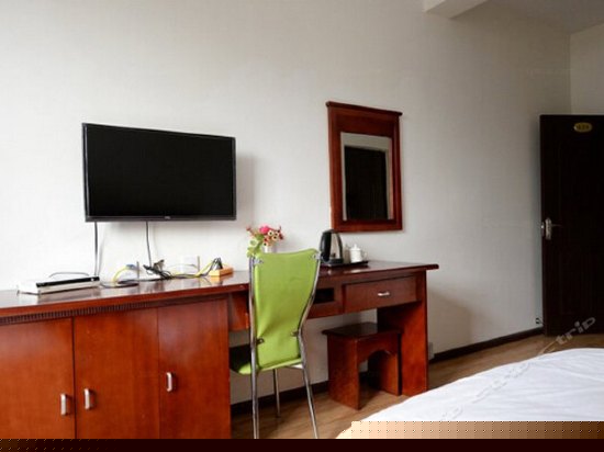 双人间（带电脑）