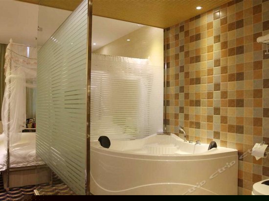 豪华主题大床房(无窗)