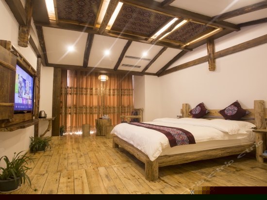 土家风情大床房—天门山观景房