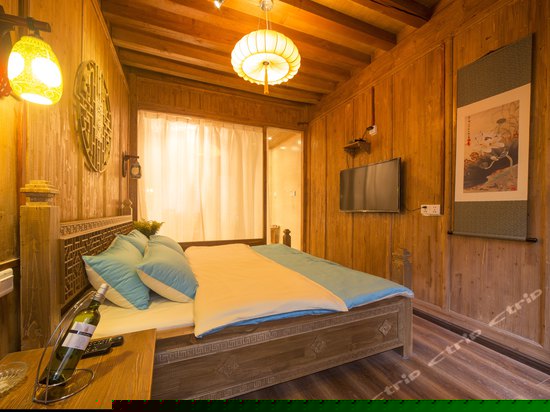 豪华大床房（一楼）