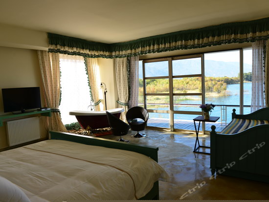 豪华美国乡村海景大床房205号房