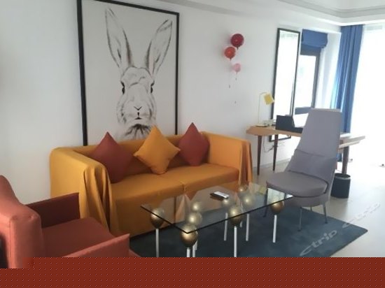 爱丽丝主题套房一房一厅