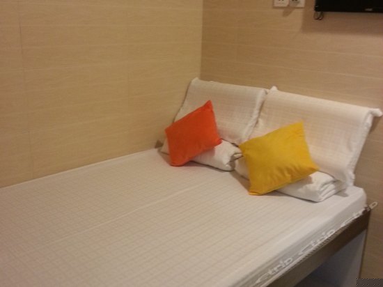 双人大床间(无窗)