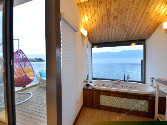 二楼海景大床房