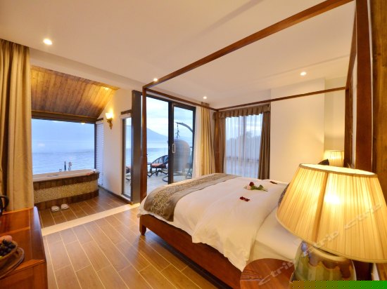 二楼海景大床房