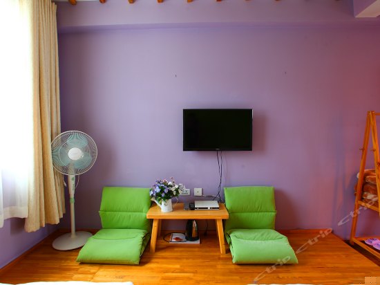 榻榻米阳光标准间