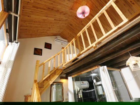 独户错层大床房