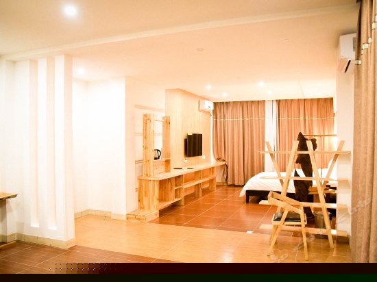 日出海景大床房