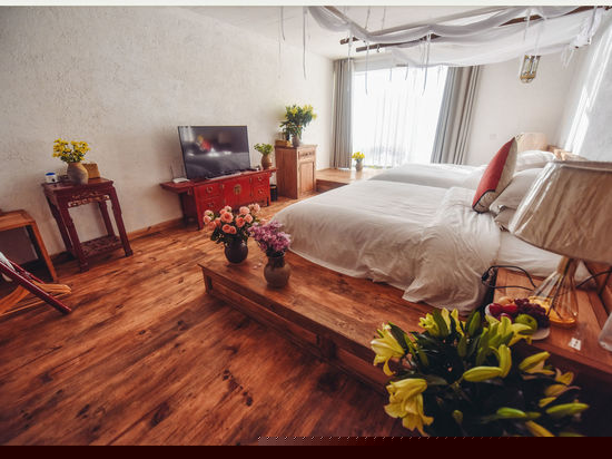 S201海景飘窗榻榻米家庭房