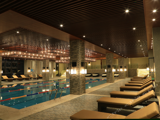 室内游泳池