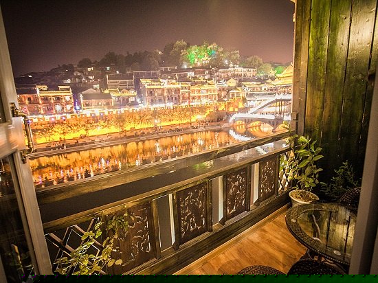 蒂凡尼早餐（江景阳台大床房）