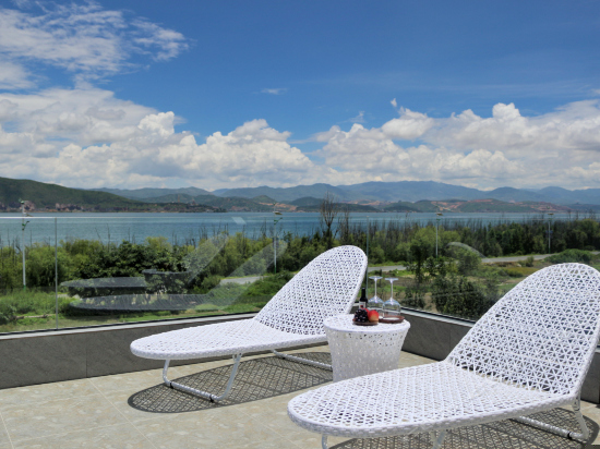 豪华海景山景超大露台大床房