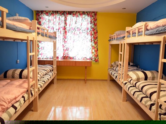 男生八人房(床位房）
