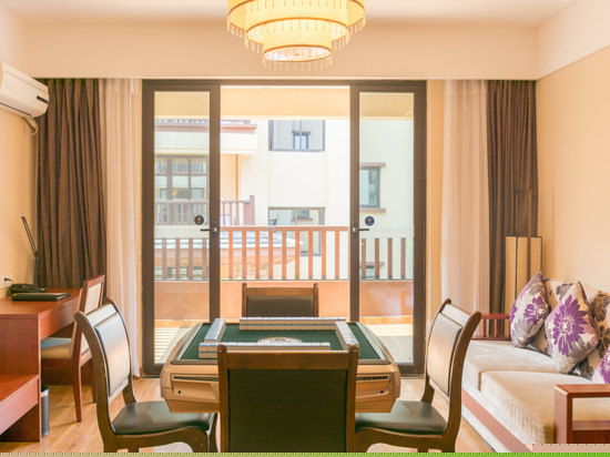 山景休闲大床机麻套房