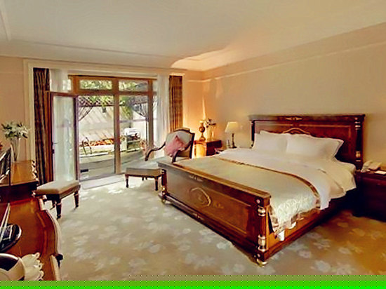 温泉酒店豪华套房