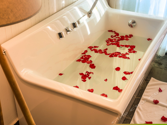 蜜月阳台海景大床房