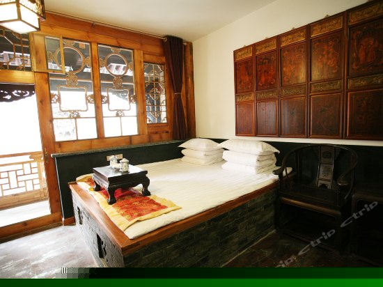 豪华窑洞土炕房