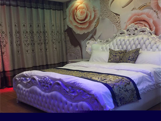 豪华大床房