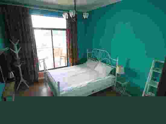 独卫浴缸观景阳台大床房