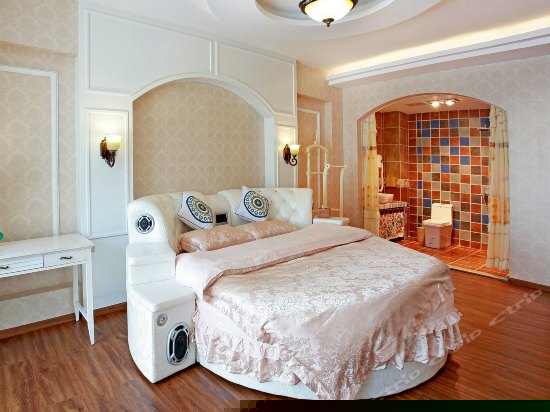 林荫海景蜜月房