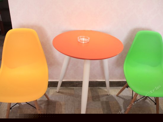 温馨情侣圆床房